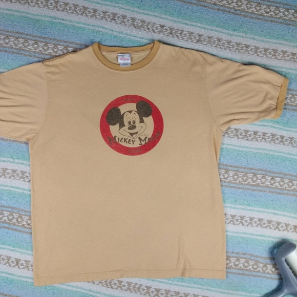 DISNEY STORE VINTAGE MICKEY MOUSE TEE. MENS SIZE MEDIUM - Picture 3 of 8